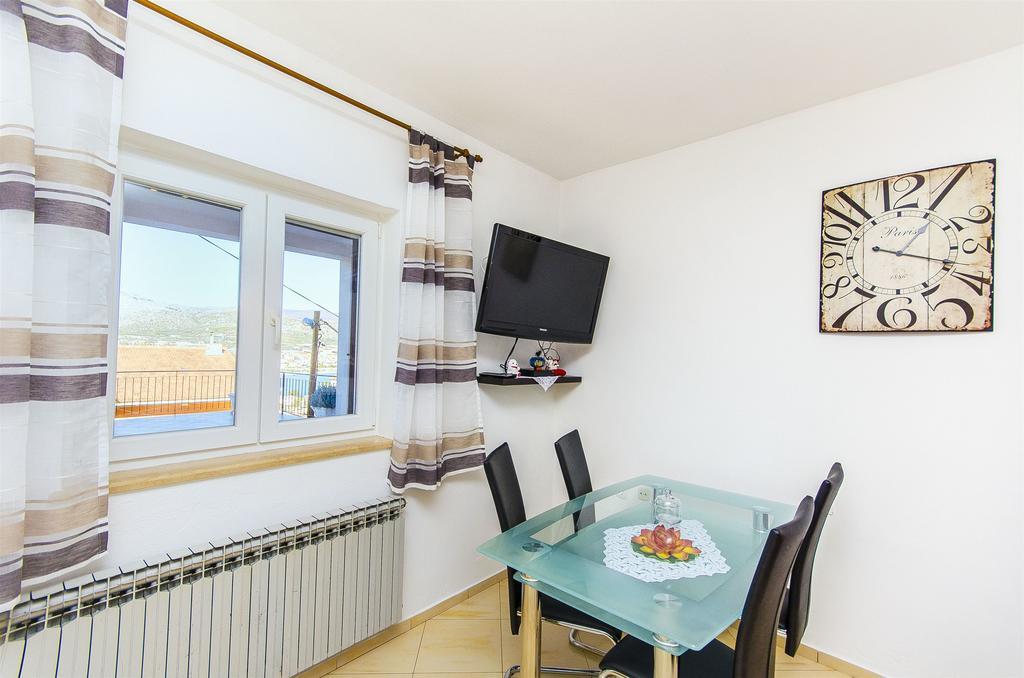 Apartment Marijana Трогир Екстериор снимка