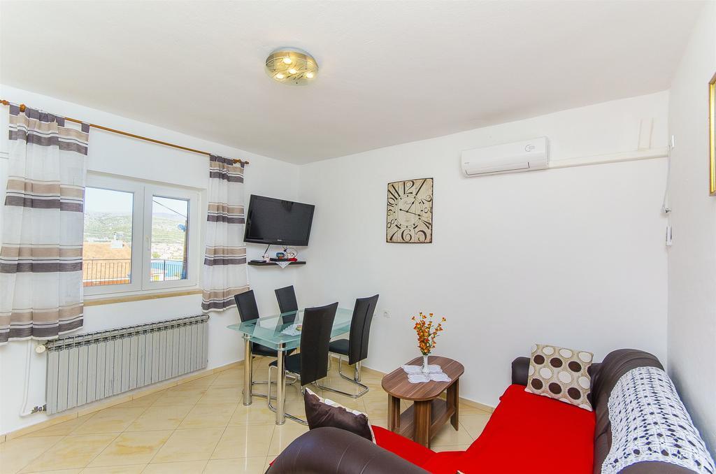 Apartment Marijana Трогир Екстериор снимка