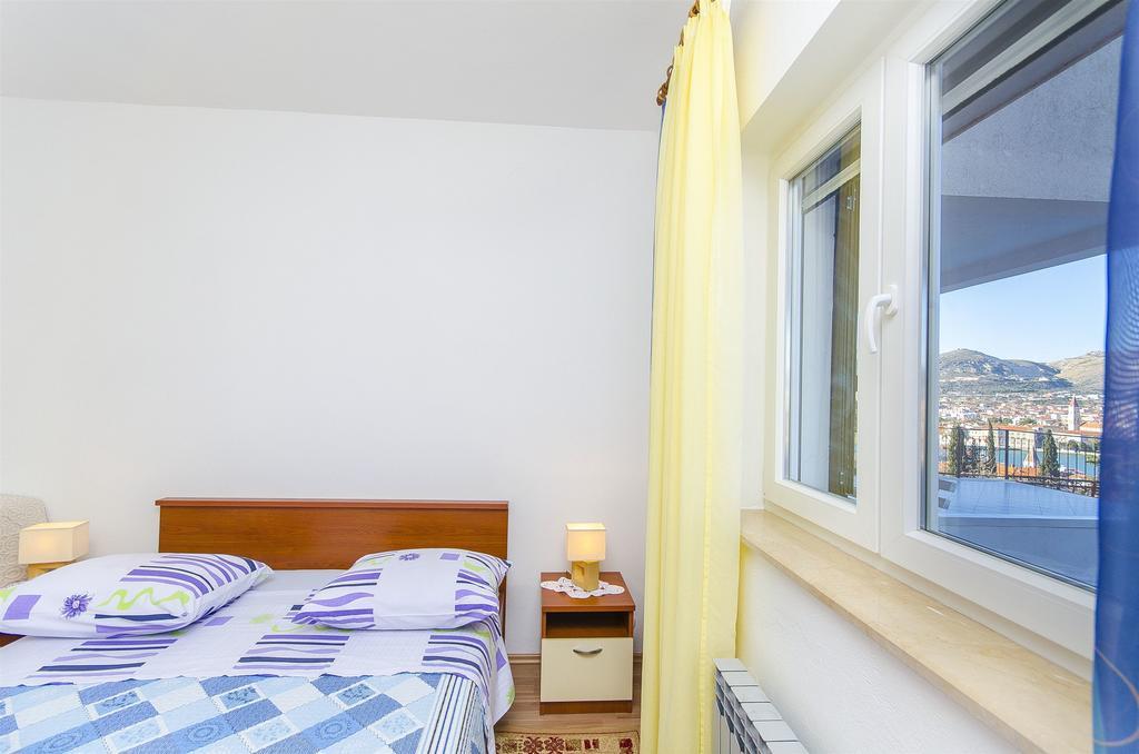 Apartment Marijana Трогир Екстериор снимка