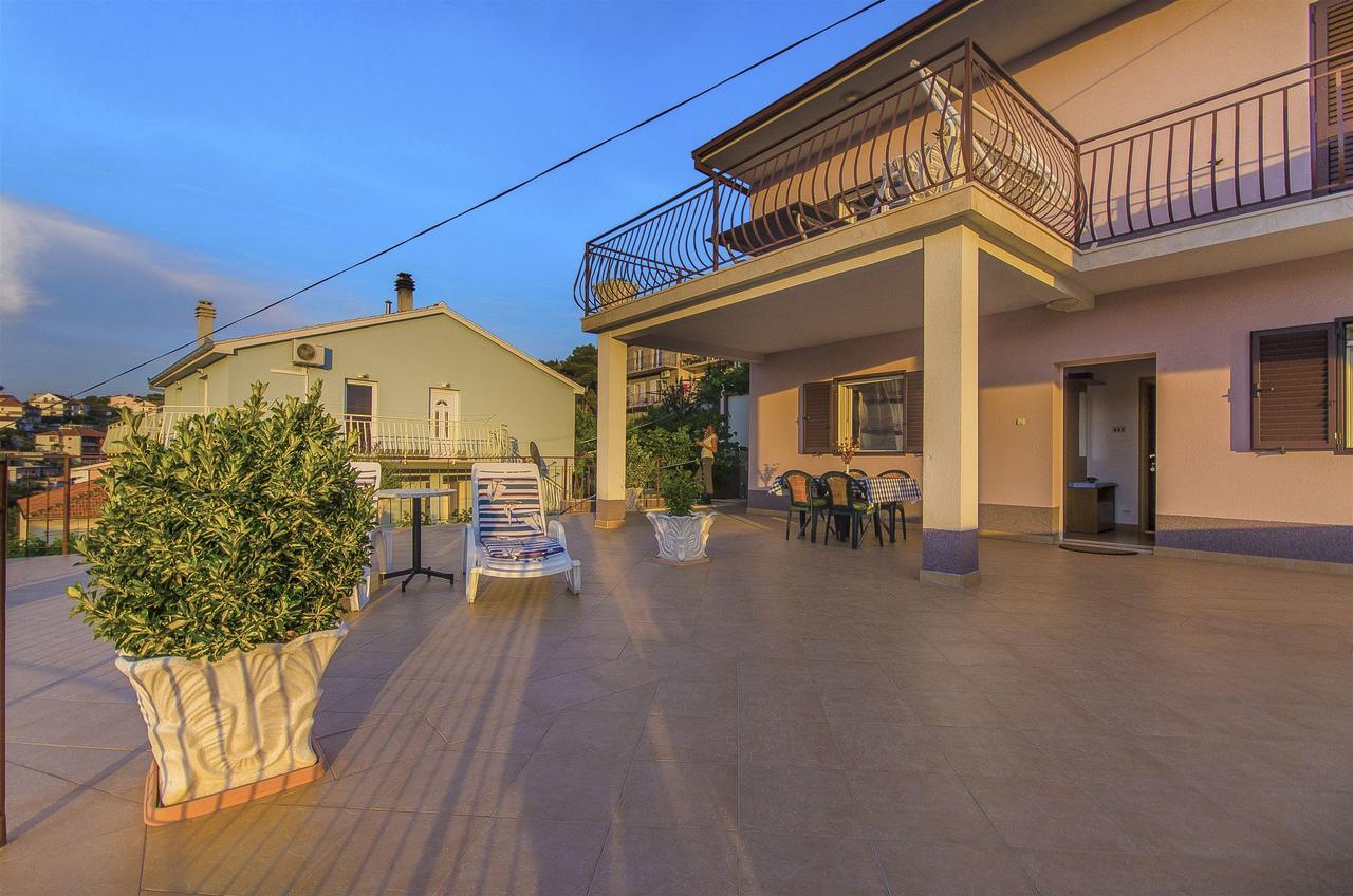 Apartment Marijana Трогир Екстериор снимка